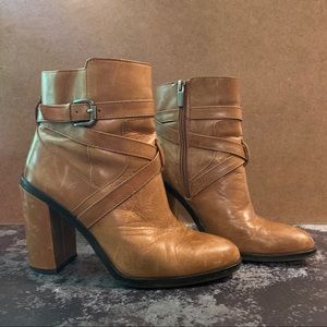 Vince Camuto Burnished Antique Gravell Bootie size 6